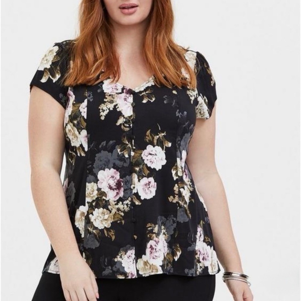 Torrid Black White Floral Stretch Challis Lace-Up Back Top Casual Office Size 4X